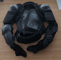 Buzer/zbroja motocyklowa