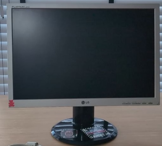monitor/monitor-przod.jpeg